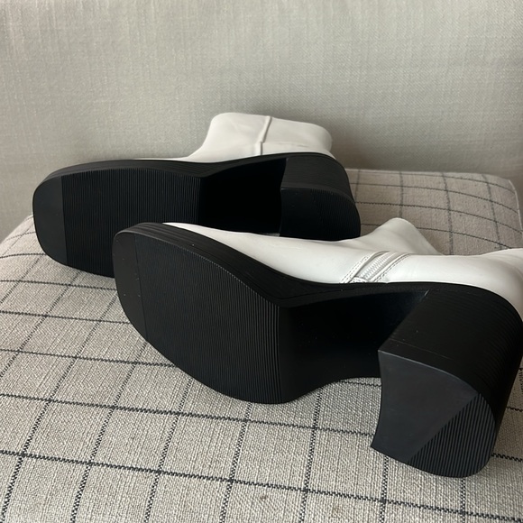 Brienne Platform Bootie - Picture 5 of 8